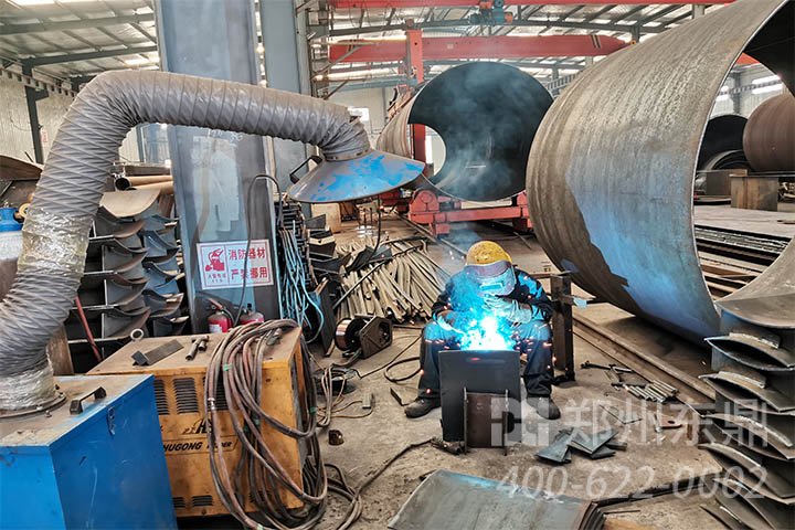 日產(chǎn)量300噸煤泥烘干機設備生產(chǎn)現(xiàn)場